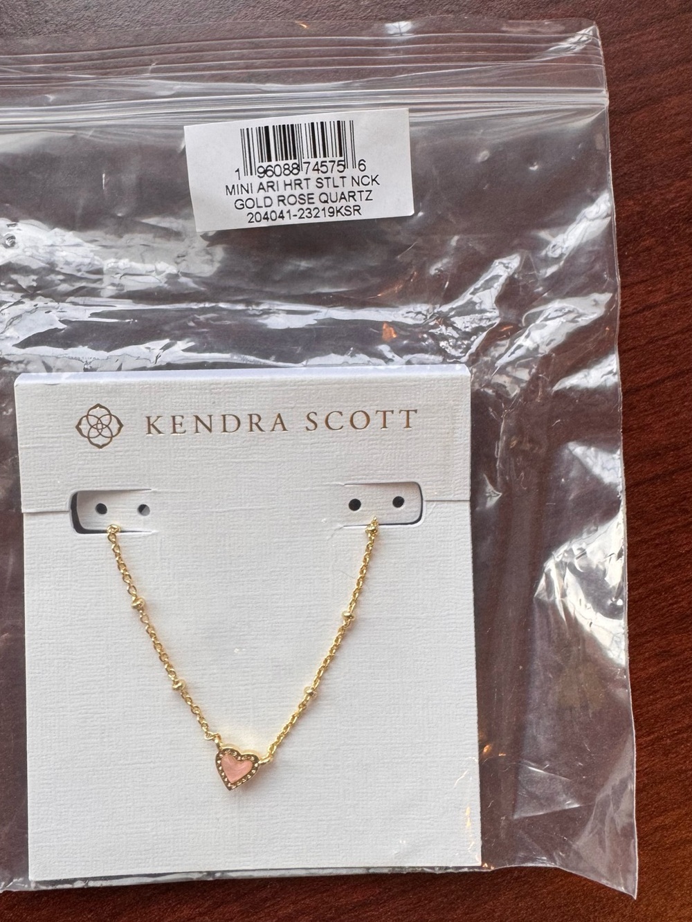 Kendra Scott Mini Ari Heart Gold Necklace - Rose Quartz - Picture 4 of 5